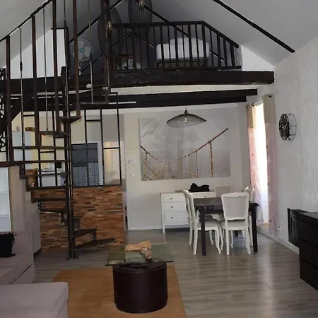 Holiday home Maison Climatisee - Vallee Du Tarn - Bord D'eau *